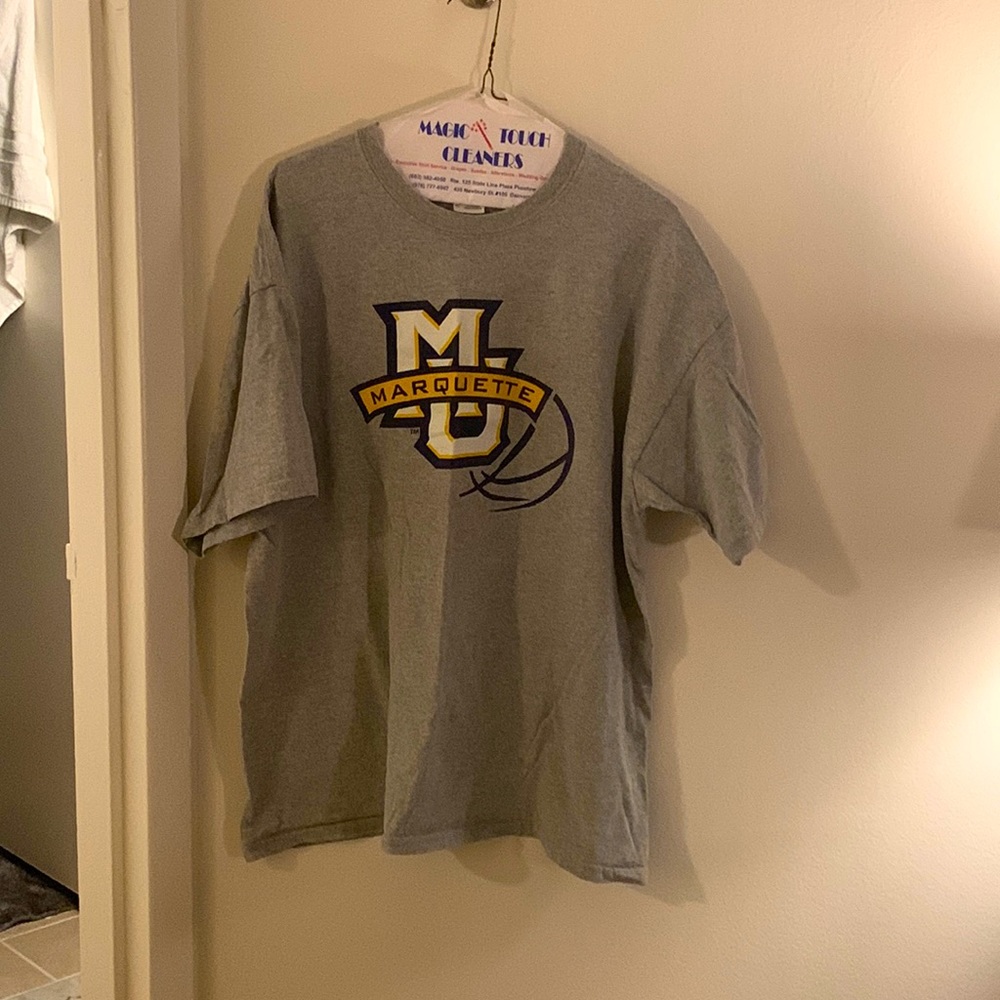Marquette basketball tee